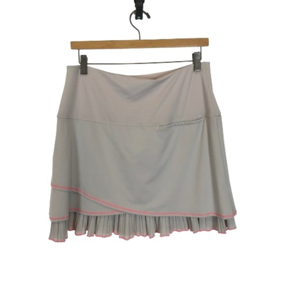 Elegant Gray Skirt with Pink Trim - Picture 3 of 3